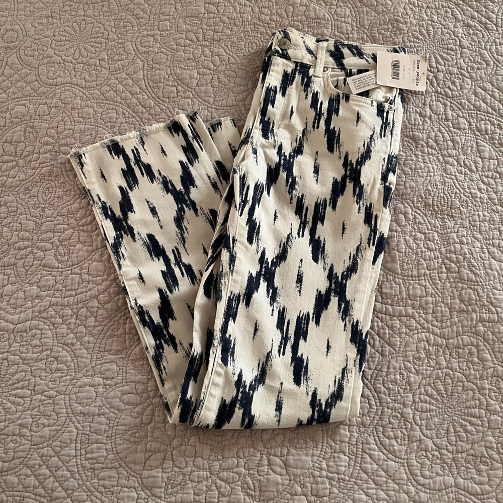 Free People- Cropped flared denim- Blue and White patterned